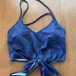 Women’s M Kortni Jeane tied up top